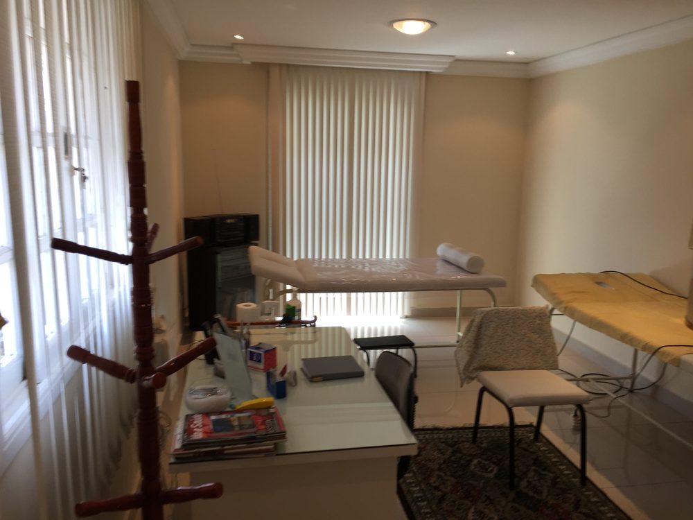 Sala de atendimento da clínica de Aristeu Vedoy